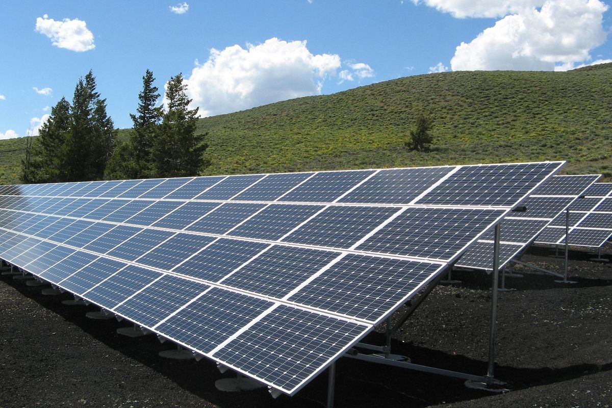 RenewGrid and second life batteries in hybrid renewable generation plants